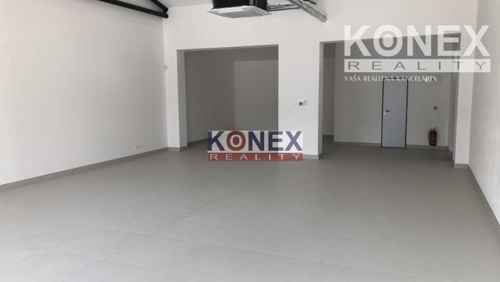 Obchodný priestor 36 m2 v biznis centre AWIN, Michalovce
