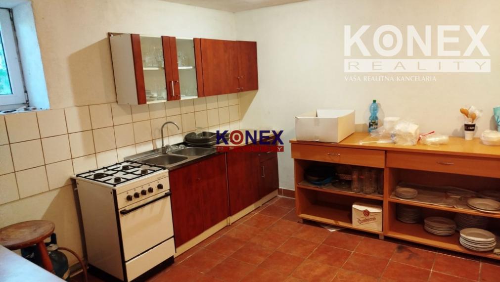 SKVELÁ INVESTÍCIA Priestranná polyfunkčná budova ULIČSKÉ KRIVÉ