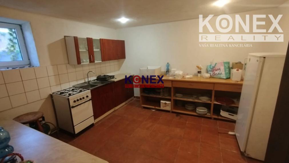 SKVELÁ INVESTÍCIA Priestranná polyfunkčná budova ULIČSKÉ KRIVÉ