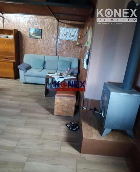 Záhrada so záhradným domčekom - JASENOVCE