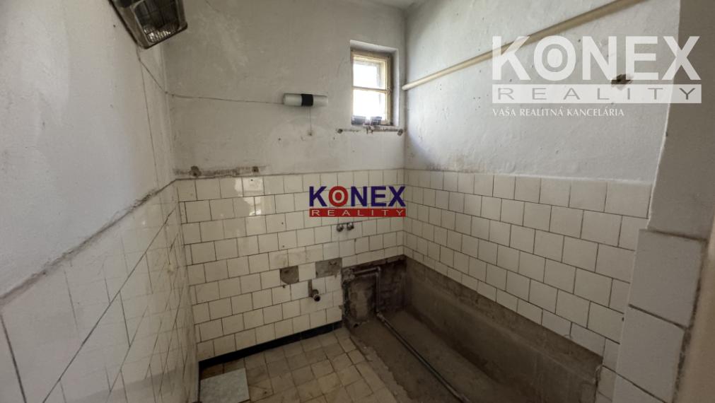 ID-3135 SUPER NOVINKA – Nehnuteľnosť vhodná na komerčné účely – Hrádok