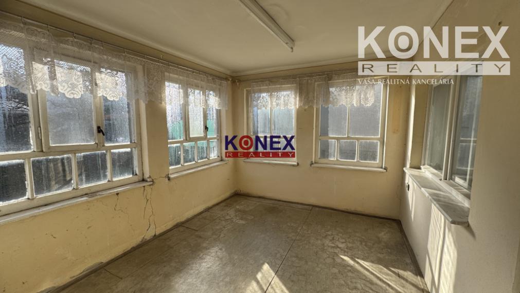 ID-3138 NA PRENÁJOM – Nehnuteľnosť vhodná na komerčné účely – Hrádok