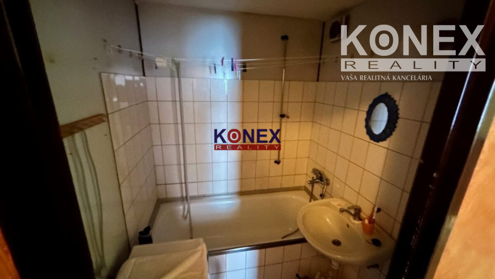 ID-3196  3-izbový byt Snina - Palárikova ul.