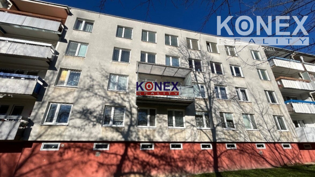 ID-3196  3-izbový byt Snina - Palárikova ul.