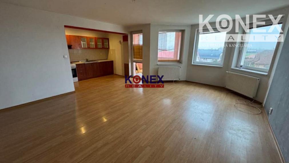 ID-3278 PRENÁJOM Priestranného 4-izbového bytu SOBRANCE