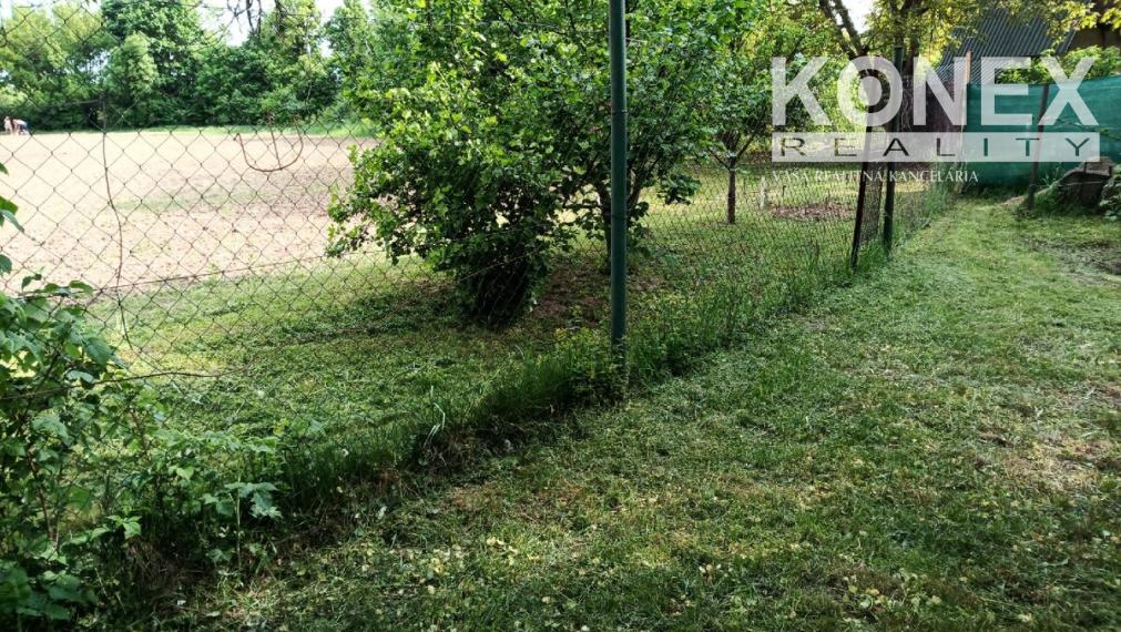 ID-3279 Záhradka s chatkou - Strážske