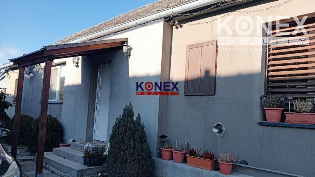 ID-3330 NA PREDAJ –  Rodinný dom v obci RAD