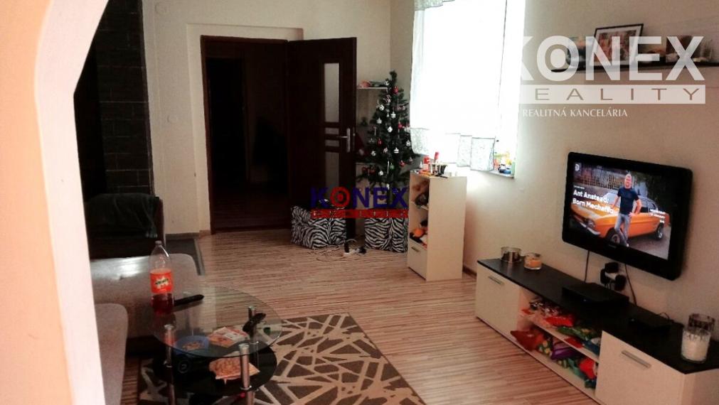 ID-3330 NA PREDAJ –  Rodinný dom v obci RAD