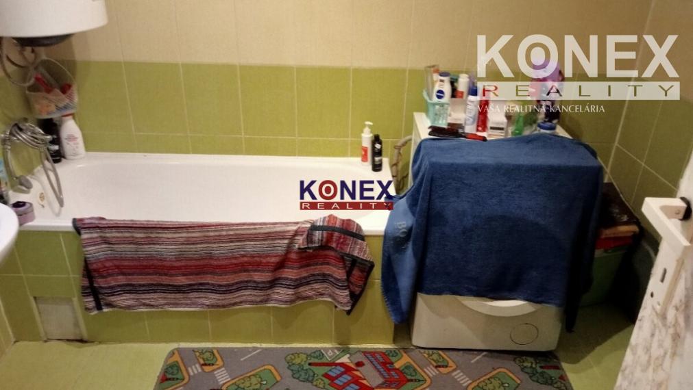 ID-3330 NA PREDAJ –  Rodinný dom v obci RAD