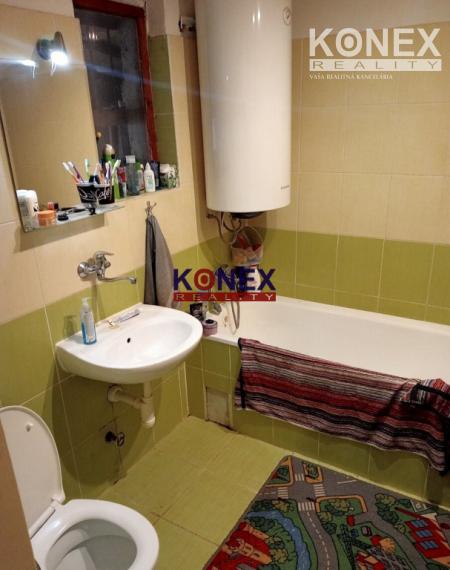 ID-3330 NA PREDAJ –  Rodinný dom v obci RAD