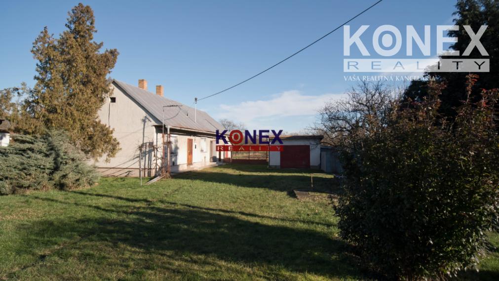 ID-3344 RODINNÝ DOM s krásnym širokým pozemkom TOPOĽANY