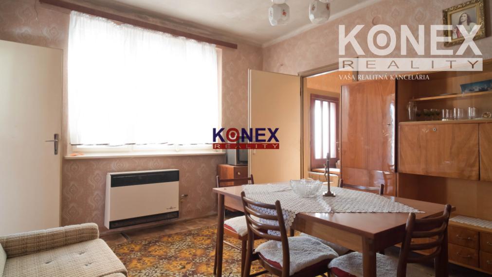 ID-3344 RODINNÝ DOM s krásnym širokým pozemkom TOPOĽANY