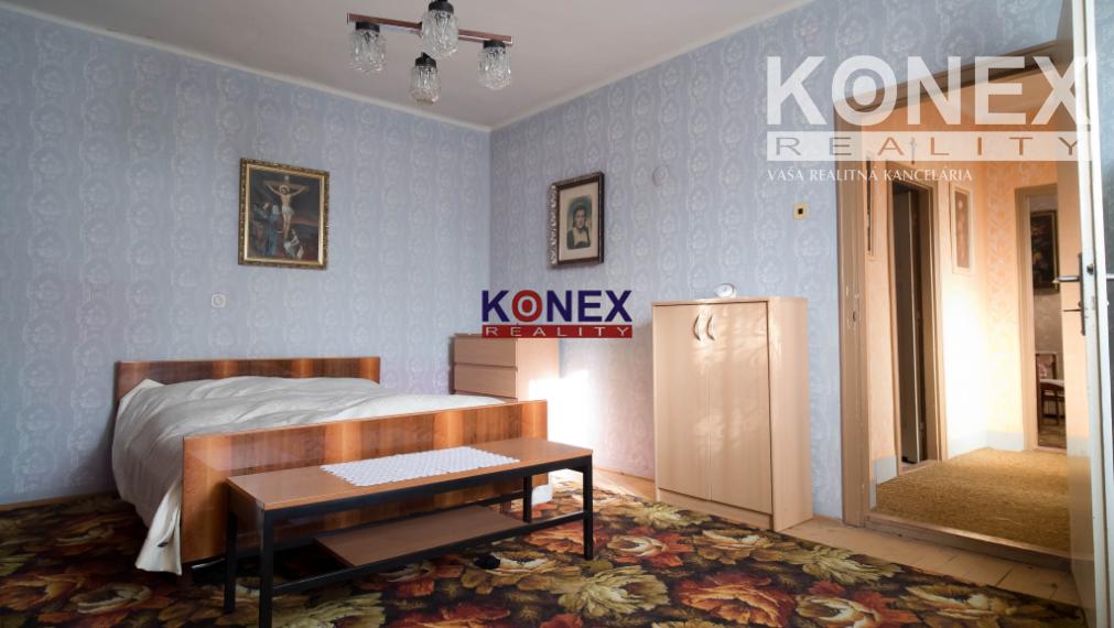 ID-3344 RODINNÝ DOM s krásnym širokým pozemkom TOPOĽANY