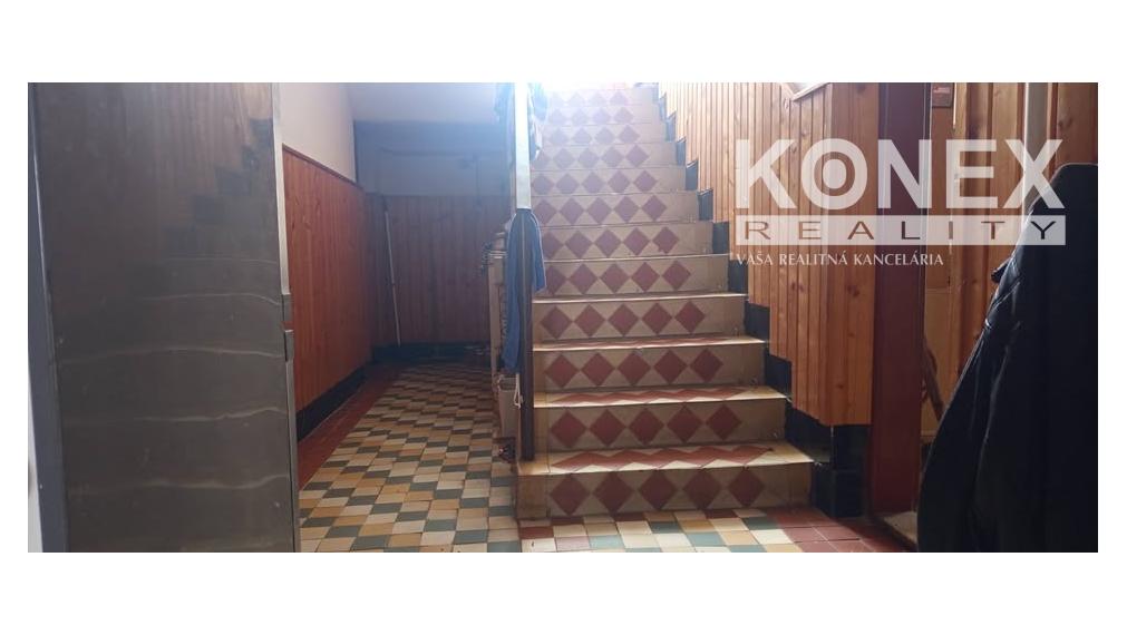 ID-3430 Poschodový rodinný dom pri Humennom – JASENOV