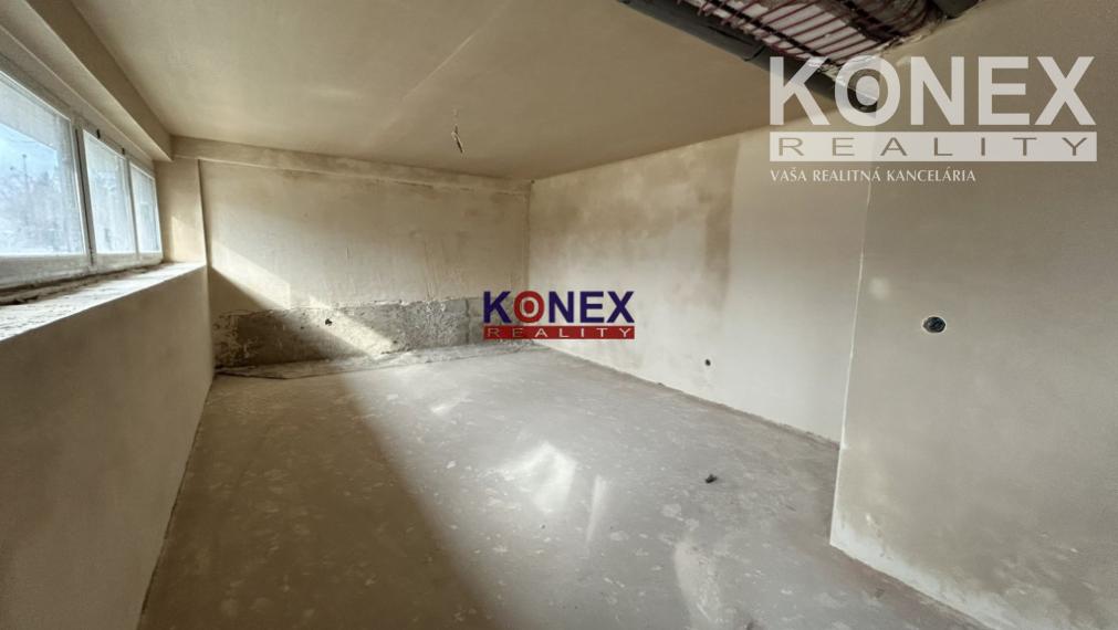 ID-9593 NA PREDAJ - Nový podnikateľský priestor/3-izbový byt MICHALOVCE