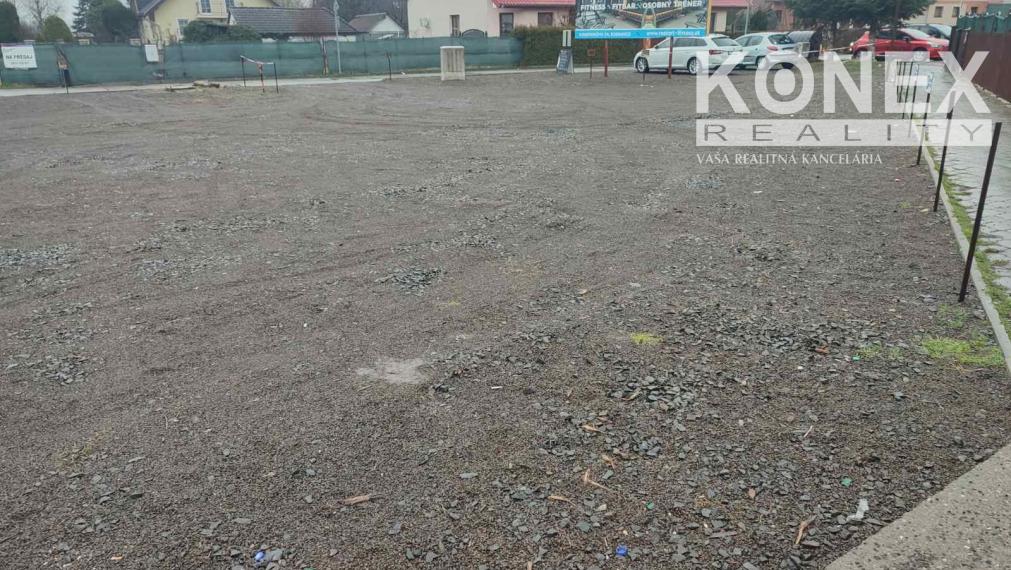 ID-3476 VÝHODNE NA PRENÁJOM PARKOVACIE MIESTA - SOBRANCE