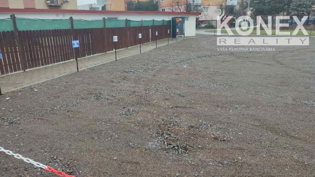 ID-3476 VÝHODNE NA PRENÁJOM PARKOVACIE MIESTA - SOBRANCE