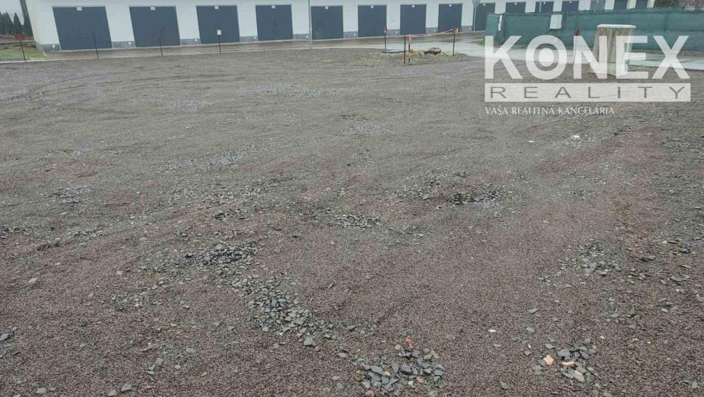 ID-3476 VÝHODNE NA PRENÁJOM PARKOVACIE MIESTA - SOBRANCE