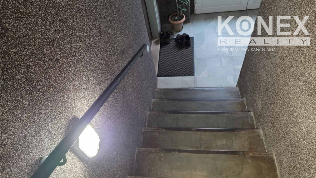 NA PREDAJ – 4-izbový podkrovný byt – Trebišov, Cukrovárska ul.