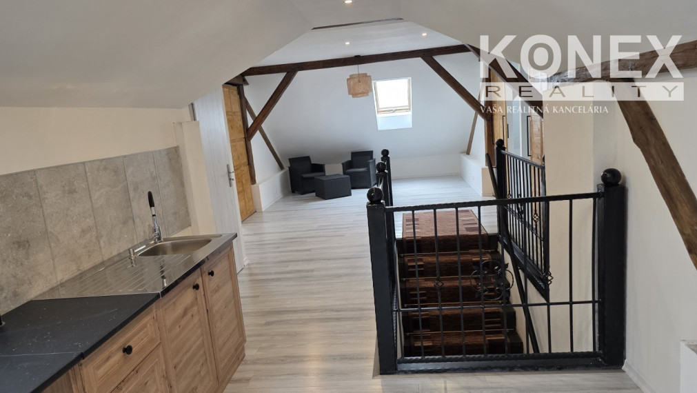 NA PREDAJ – 4-izbový podkrovný byt – Trebišov, Cukrovárska ul.