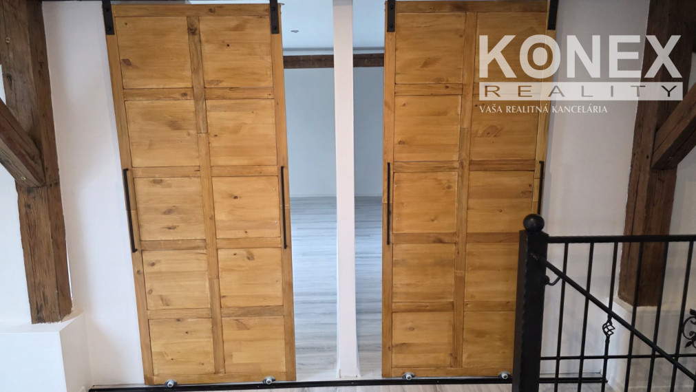 NA PREDAJ – 4-izbový podkrovný byt – Trebišov, Cukrovárska ul.