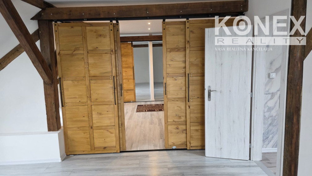 NA PREDAJ – 4-izbový podkrovný byt – Trebišov, Cukrovárska ul.