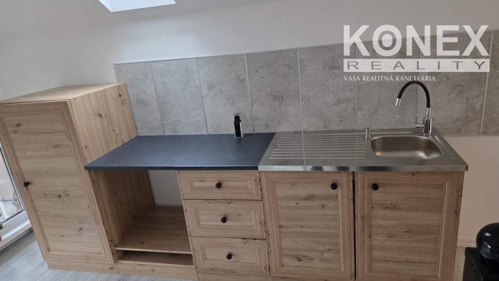 NA PREDAJ – 4-izbový podkrovný byt – Trebišov, Cukrovárska ul.