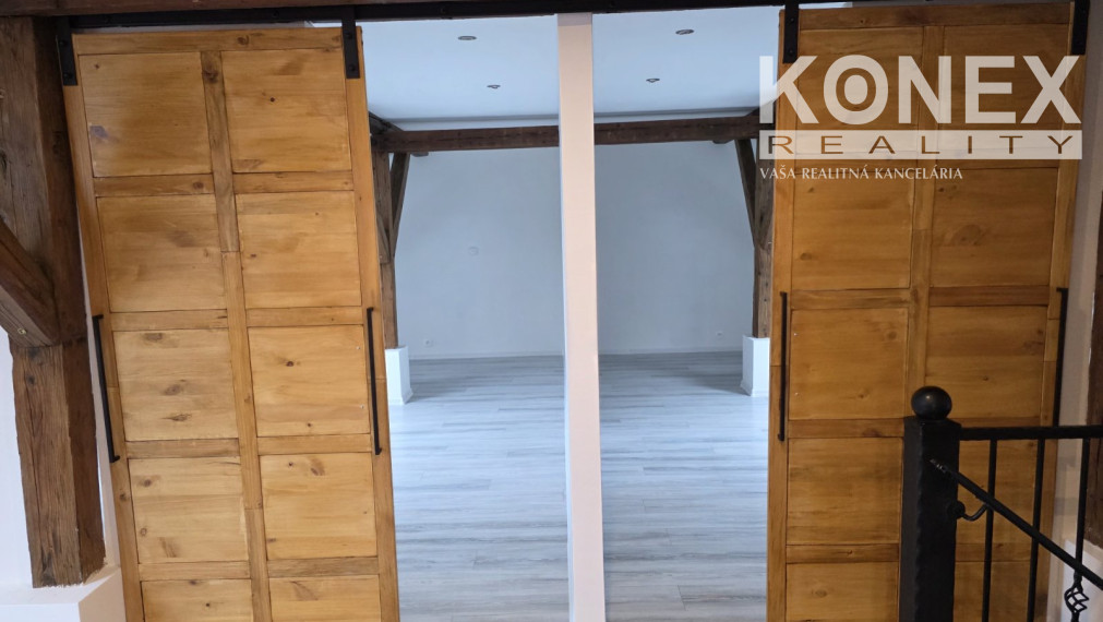NA PREDAJ – 4-izbový podkrovný byt – Trebišov, Cukrovárska ul.