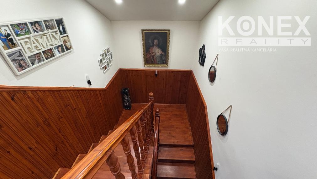 ID-9478 Priestranný rodinný dom v obci Malčice NA PREDAJ