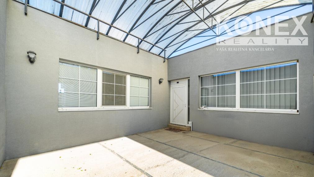 Moderný rodinný dom vo Veľkých Kapušanoch