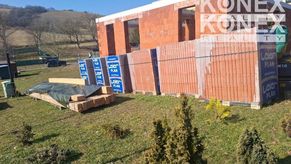 ID-3588 POZEMOK s rozostavanou stavbou PROSAČOV