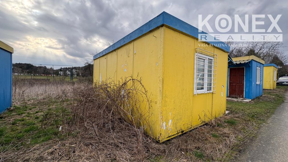 ID-3617 ZAUJÍMAVÁ NOVINIKA - Komplex chatiek - šírava, časť Kaluža