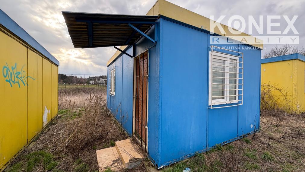 ID-3617 ZAUJÍMAVÁ NOVINIKA - Komplex chatiek - šírava, časť Kaluža