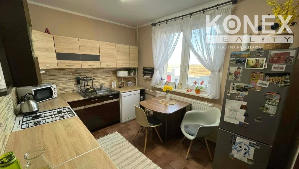 ID-3635 NA PREDAJ – Pekný 3-izbový byt KRÁĽOVSKÝ CHLMEC