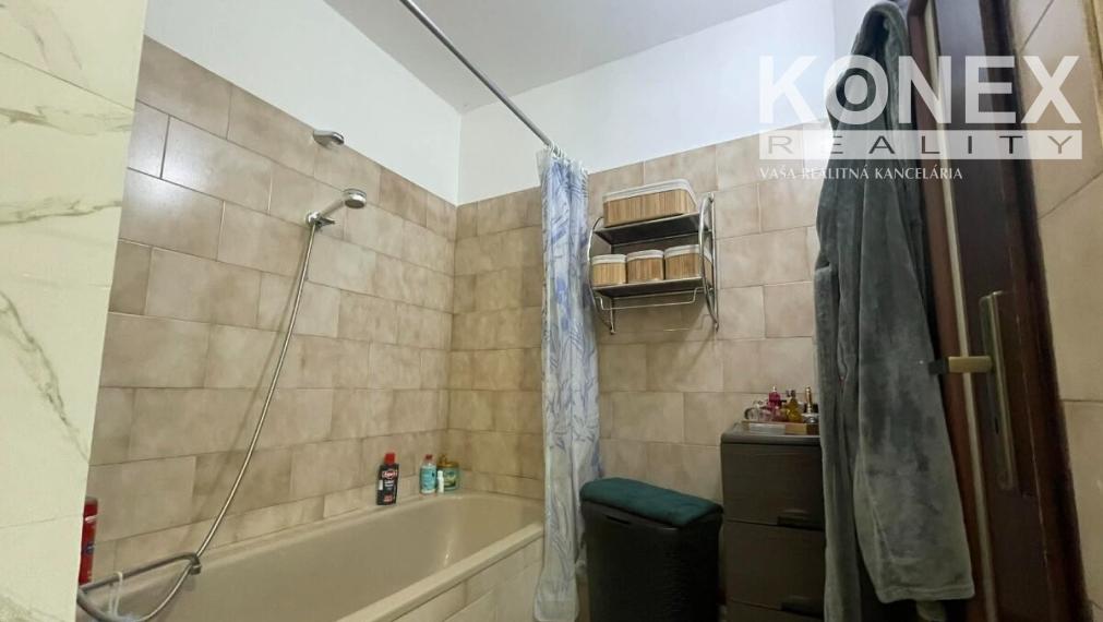 ID-3635 NA PREDAJ – Pekný 3-izbový byt KRÁĽOVSKÝ CHLMEC