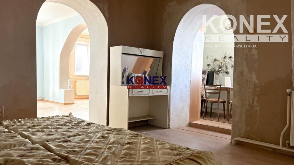 ID-3645 NA PREDAJ –  Rodinný dom SIRNÍK