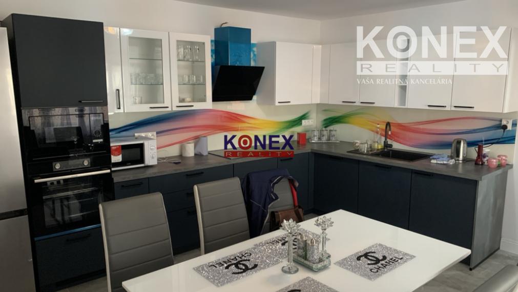 ID-3656 Kompletne zrenovovaný rodinný dom v meste Sečovce