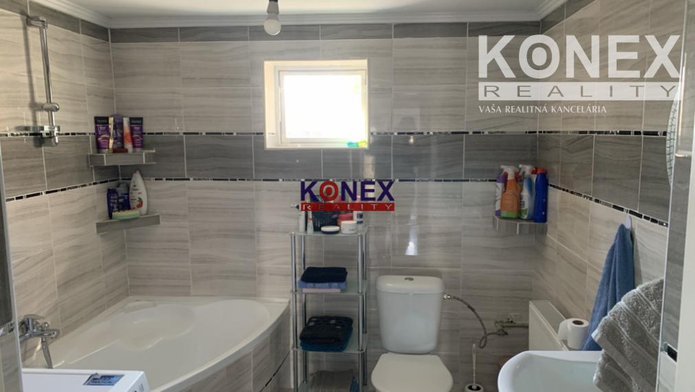 ID-3656 Kompletne zrenovovaný rodinný dom v meste Sečovce