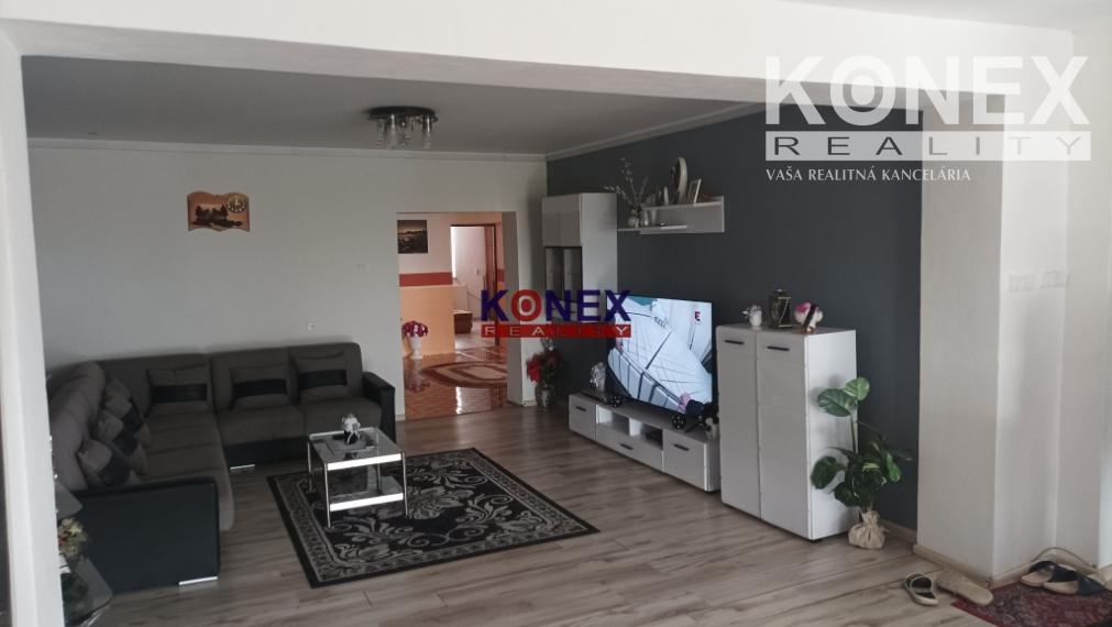 ID-3657 NA PREDAJ! Poschodový štvorec v Sečovciach