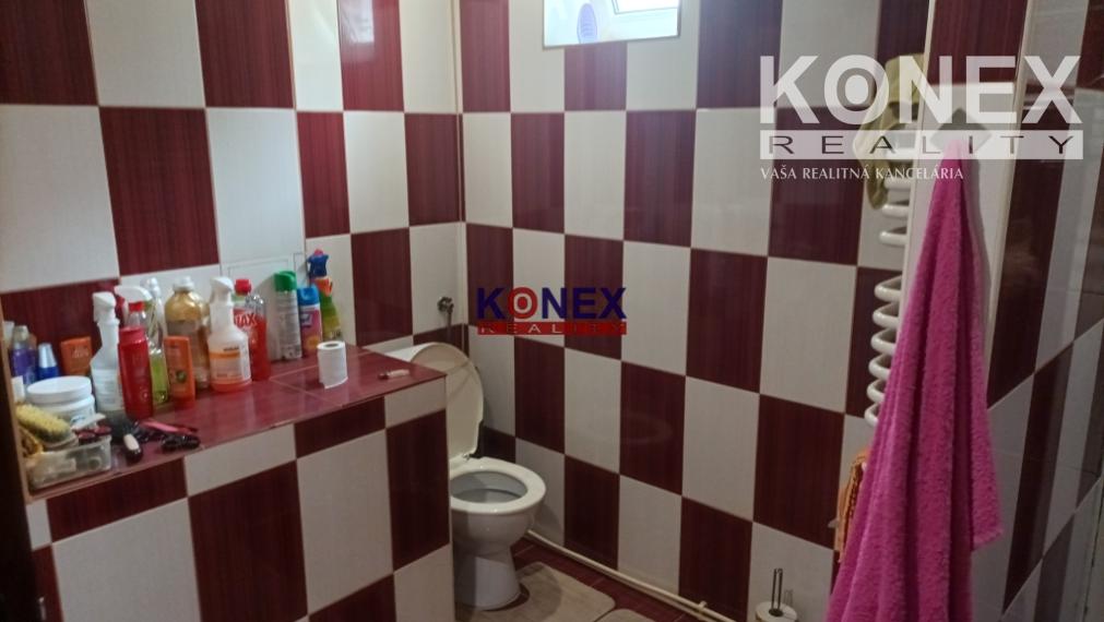 ID-3657 NA PREDAJ! Poschodový štvorec v Sečovciach