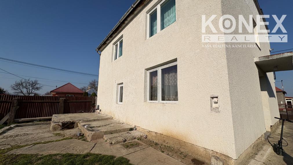 ID-3661 NA PRENÁJOM Poschodový rodinný dom v obci Bracovce