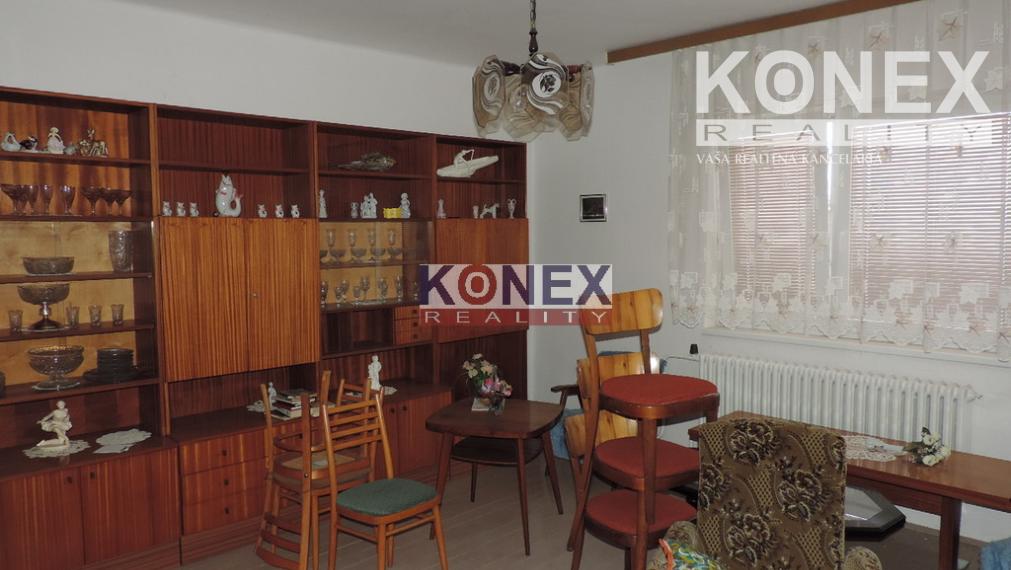 ID-9162 RODINNÝ DOM – štvorec v krásnej obci SIRNÍK