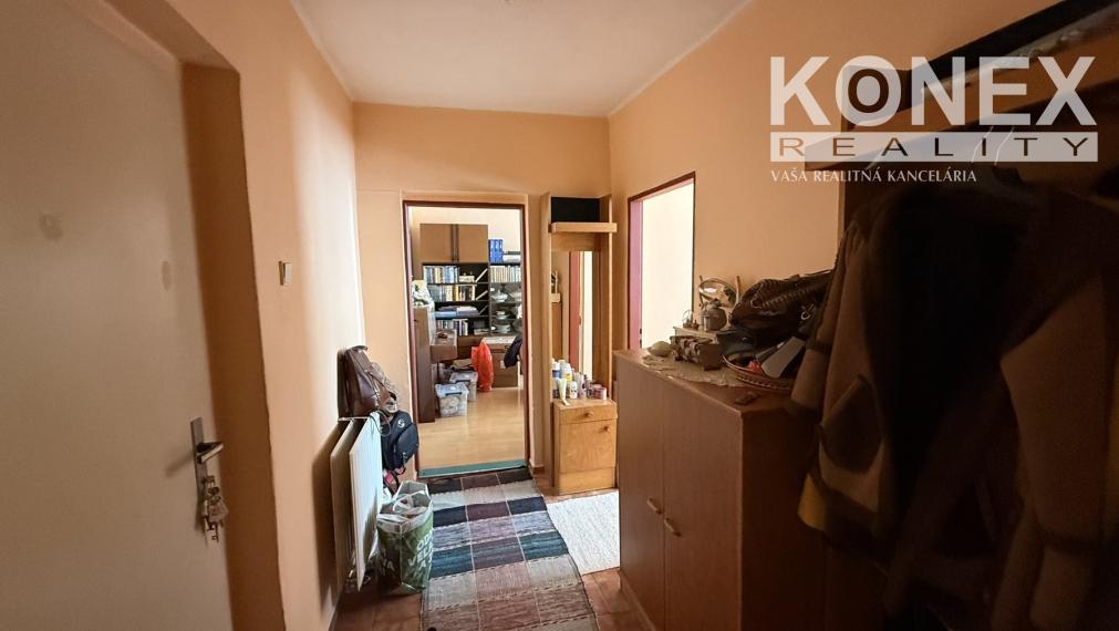 ID-3715 NA PREDAJ 2-izbový byt BRACOVCE