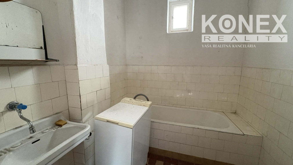 ID-3736 NA PREDAJ Rodinný dom na rekonštrukciu SOBRANCE