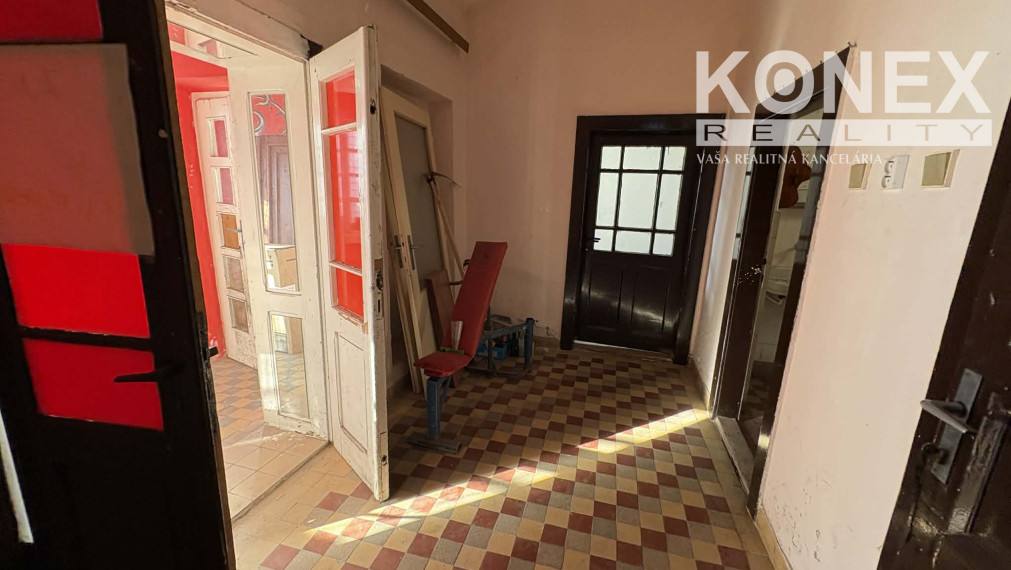 ID-3736 NA PREDAJ Rodinný dom na rekonštrukciu SOBRANCE