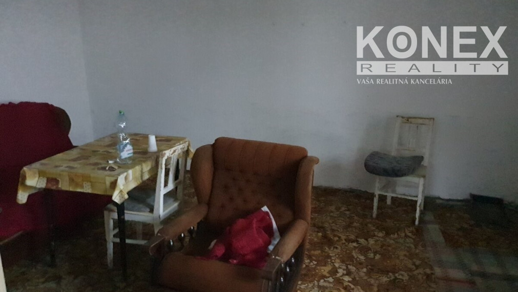 ID-3737 NA PREDAJ – rodinný dom Veľaty