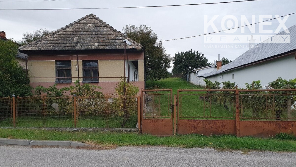 ID-3737 NA PREDAJ – rodinný dom Veľaty