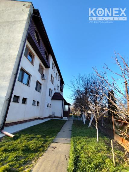 ID-3699 SKVELÁ NOVINKA – Príjemný 2-izbový byt SLAVKOVCE