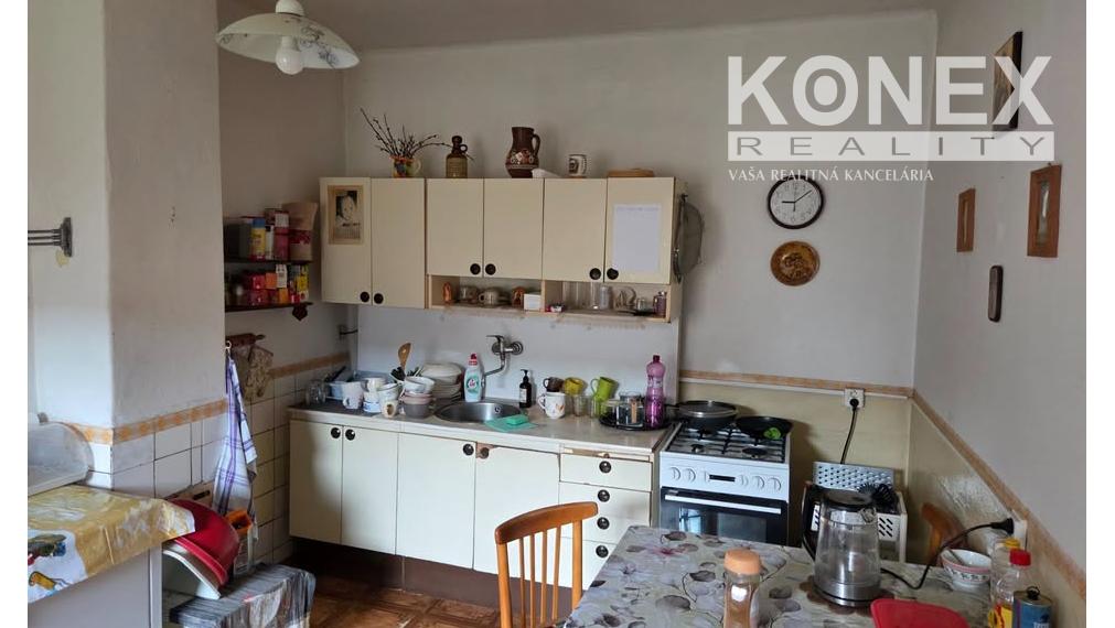 ID-3796 Rodinný dom s krásnym pozemkom – CABOV – NA PREDAJ