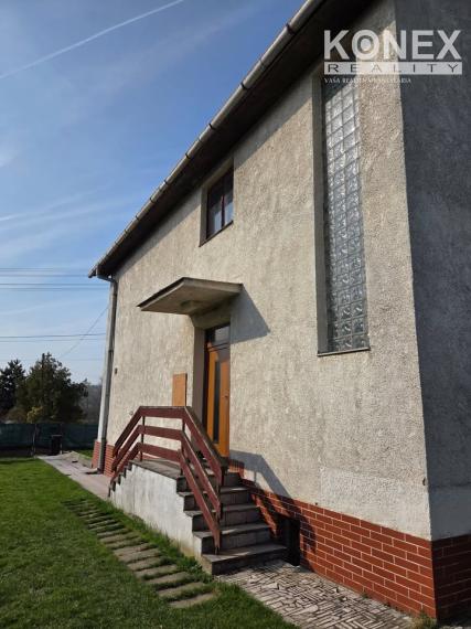 ID-3796 Rodinný dom s krásnym pozemkom – CABOV – NA PREDAJ